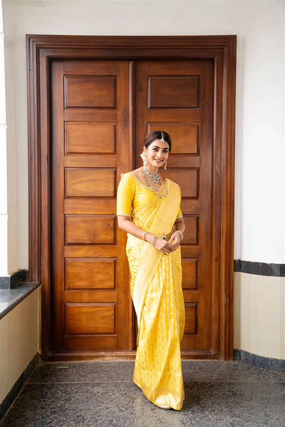 TELUGU ACTRESS POOJA HEGDE IN YELLOW SILK SAREE 6